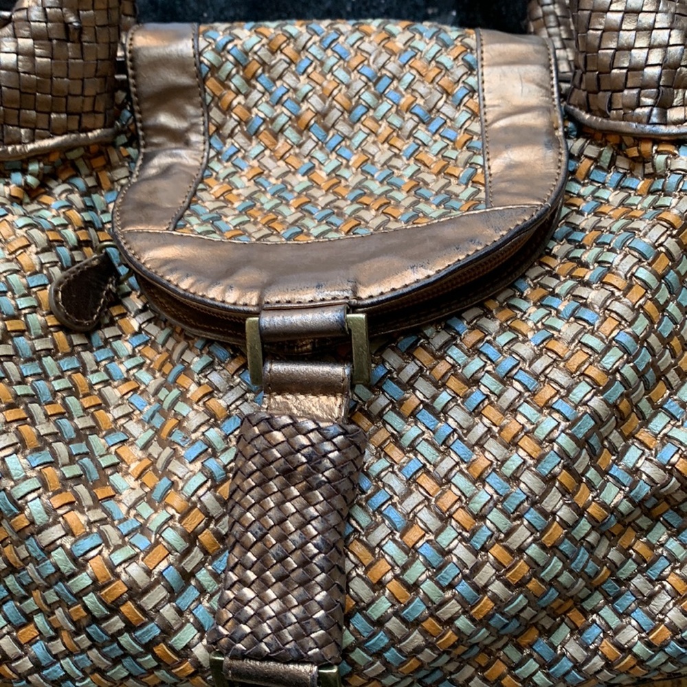 Sondra Robert’s woven leather w/ braided/textured accents/flap is a change purse - Picture 3 of 17